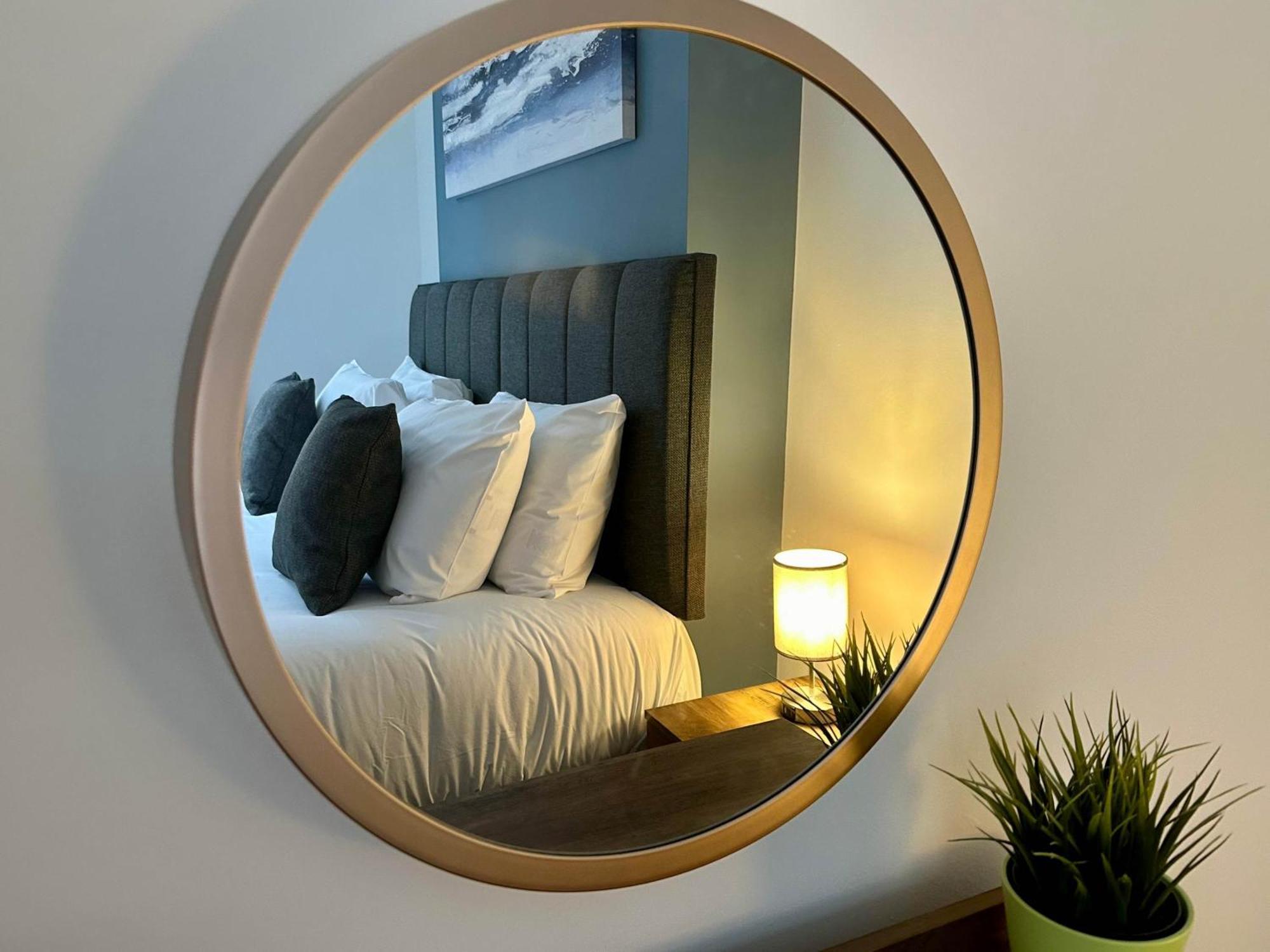 Hyde Brewery House - 2 Bedroom House With Parking Winchester Bagian luar foto