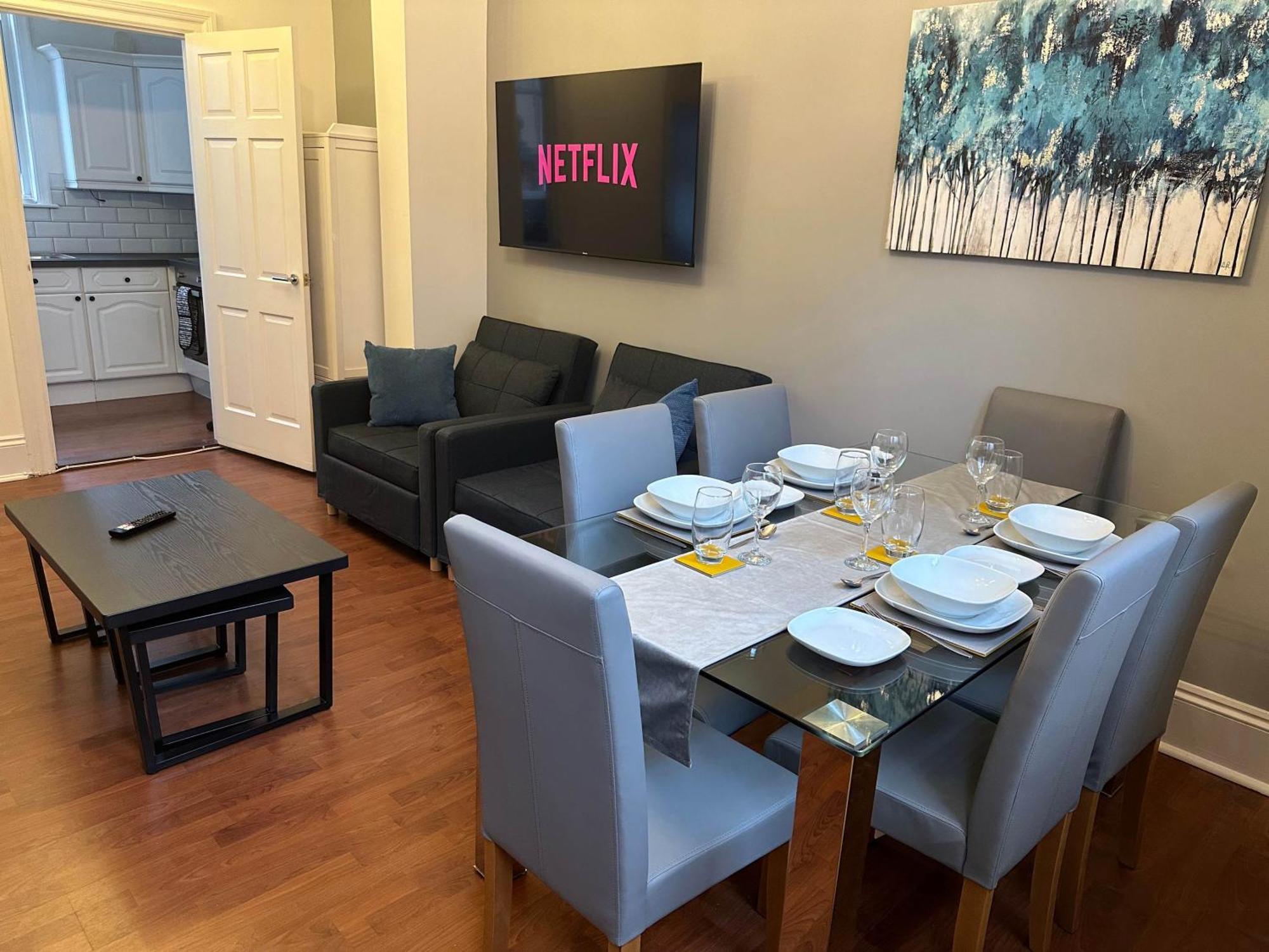 Hyde Brewery House - 2 Bedroom House With Parking Winchester Bagian luar foto