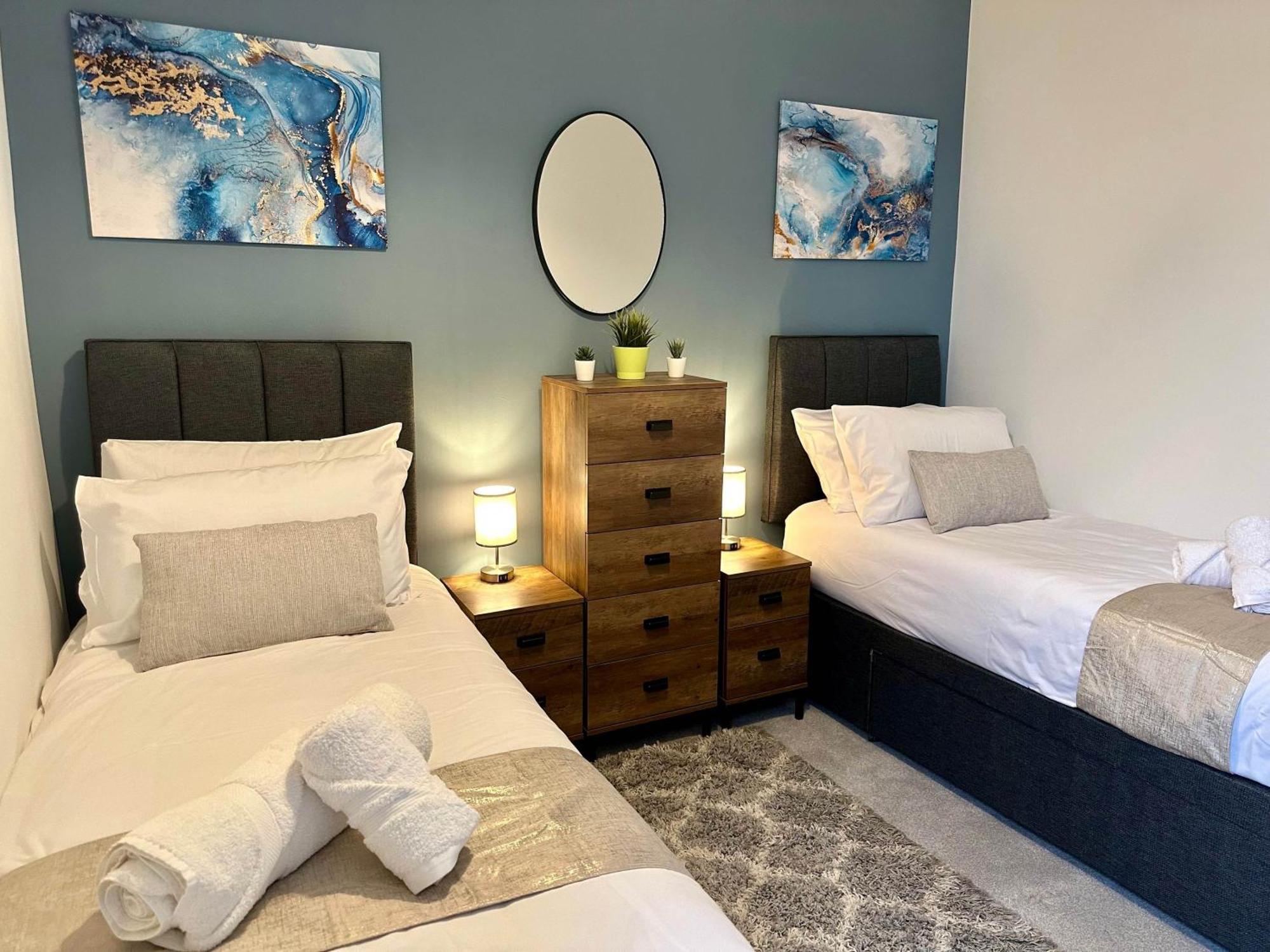 Hyde Brewery House - 2 Bedroom House With Parking Winchester Bagian luar foto